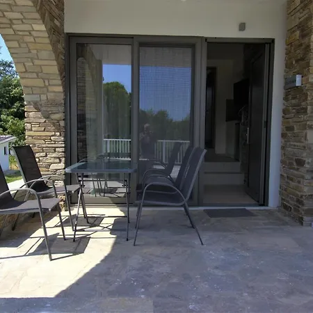 The Palms Novasithonia Apartament *